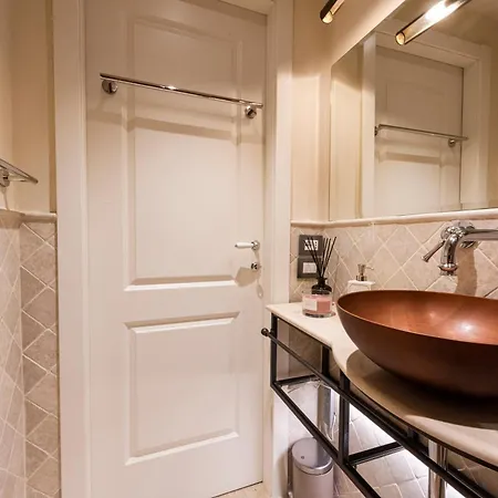 Apartment Charming Tornabuoni By Mmega *